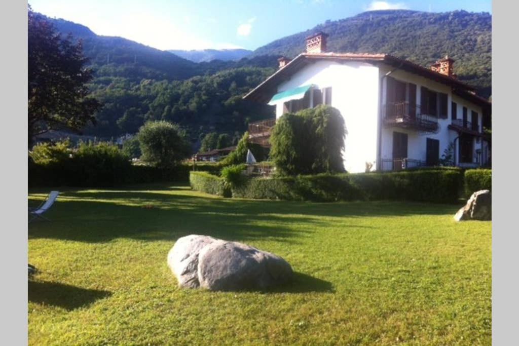 Favoloso Appartamento Fronte Lago, Gera Lario Exteriör bild